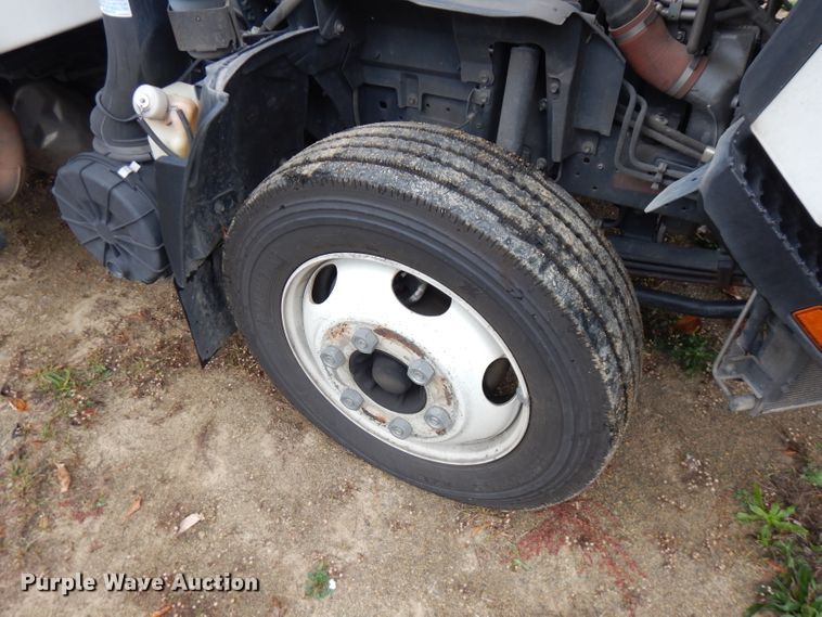 image for item FW9914 2017 Isuzu NPR  refrigerated truck