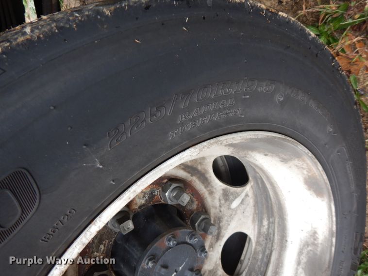 image for item FW9914 2017 Isuzu NPR  refrigerated truck