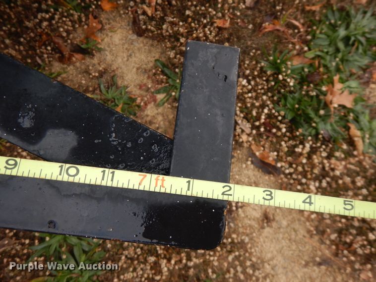 image for item FW9914 2017 Isuzu NPR  refrigerated truck