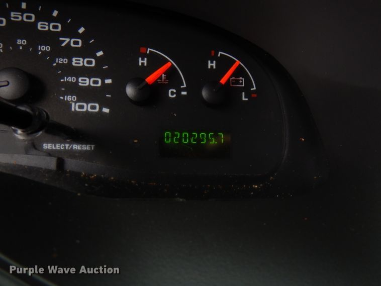 image for item FW9916 2008 Ford E350 Super Duty  shuttle bus