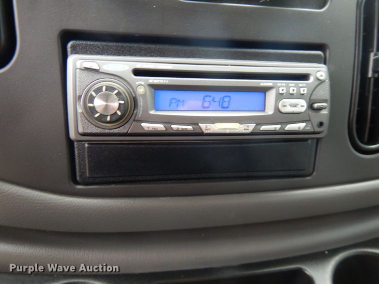 image for item FW9916 2008 Ford E350 Super Duty  shuttle bus