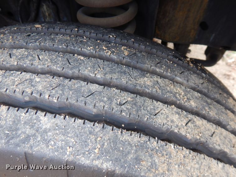 image for item FW9916 2008 Ford E350 Super Duty  shuttle bus