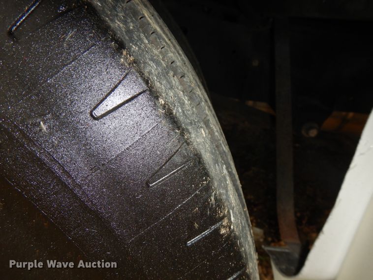 image for item FW9916 2008 Ford E350 Super Duty  shuttle bus