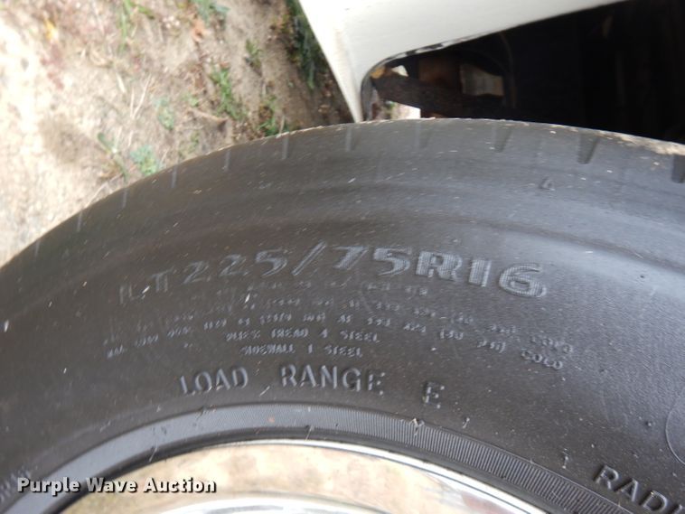 image for item FW9916 2008 Ford E350 Super Duty  shuttle bus