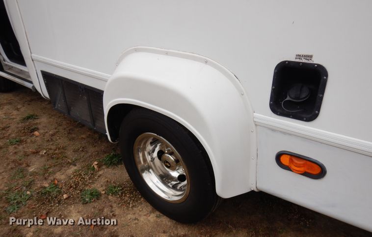 image for item FW9916 2008 Ford E350 Super Duty  shuttle bus