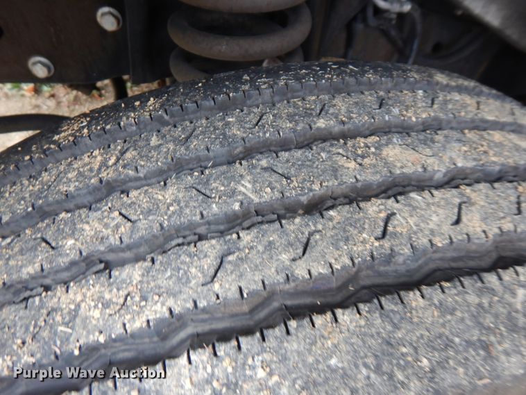 image for item FW9916 2008 Ford E350 Super Duty  shuttle bus