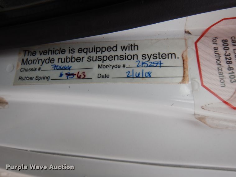 image for item FW9916 2008 Ford E350 Super Duty  shuttle bus