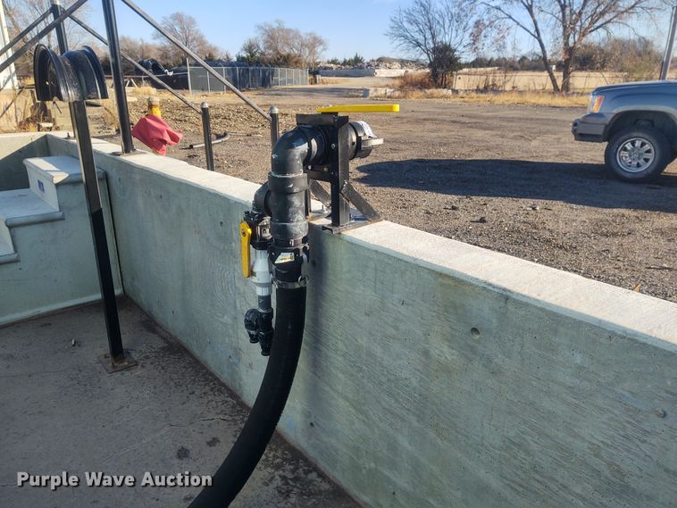 image for item FY9768 5,500 gallon storage tank