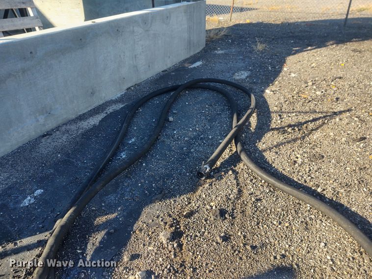 image for item FY9768 5,500 gallon storage tank