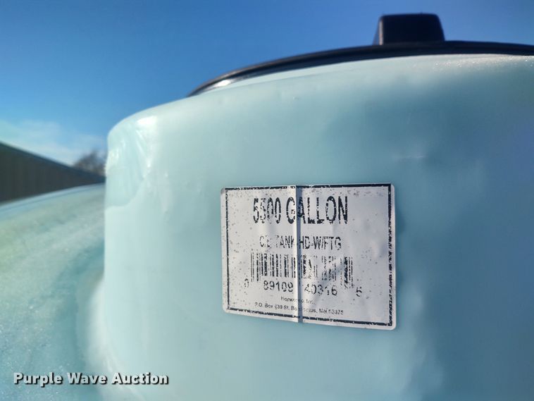 image for item FY9768 5,500 gallon storage tank