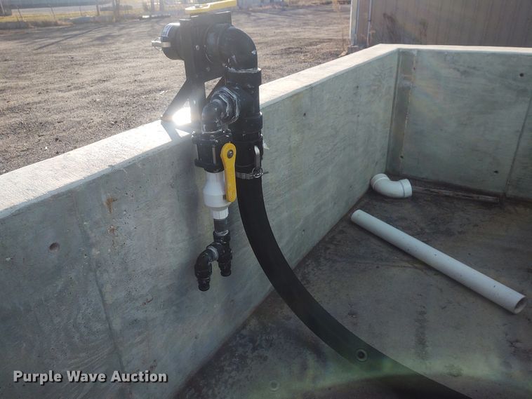 image for item FY9768 5,500 gallon storage tank