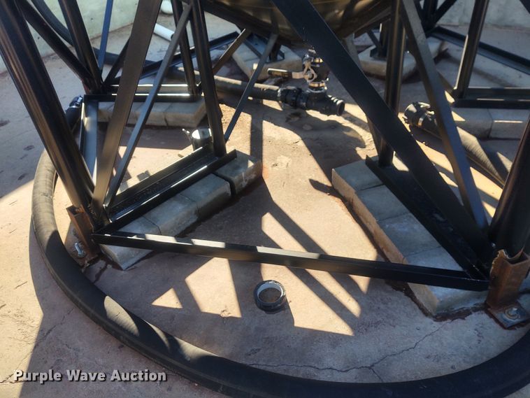 image for item FY9768 5,500 gallon storage tank