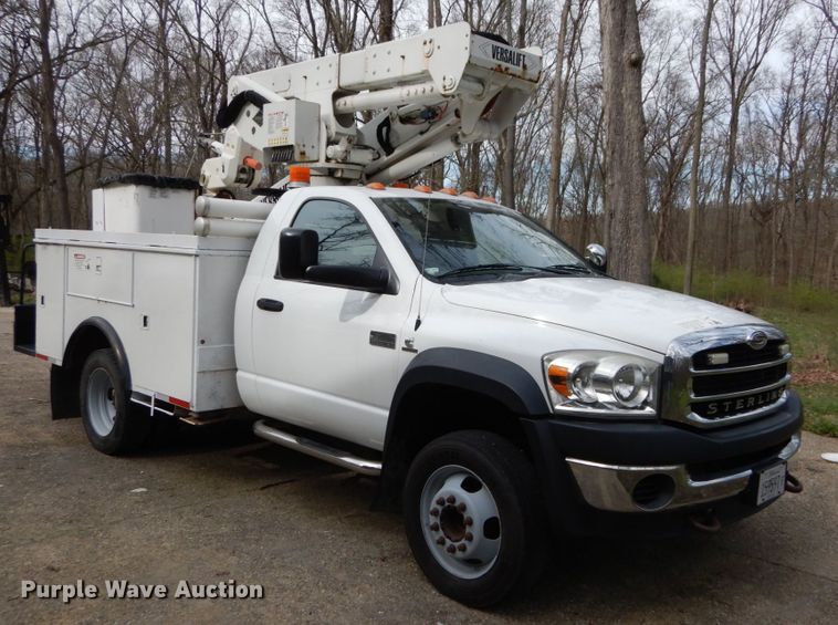 image for item GB9886 2008 Sterling 5500  bucket truck