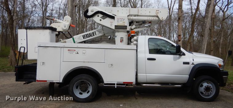 image for item GB9886 2008 Sterling 5500  bucket truck