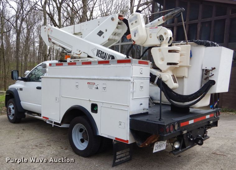 image for item GB9886 2008 Sterling 5500  bucket truck