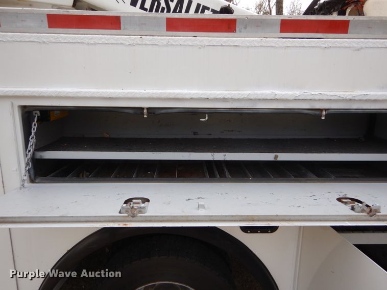 image for item GB9886 2008 Sterling 5500  bucket truck