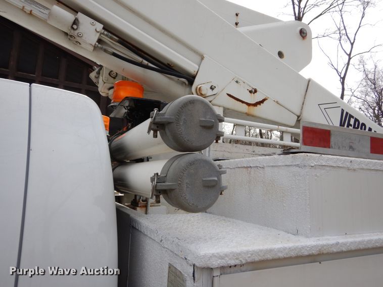 image for item GB9886 2008 Sterling 5500  bucket truck