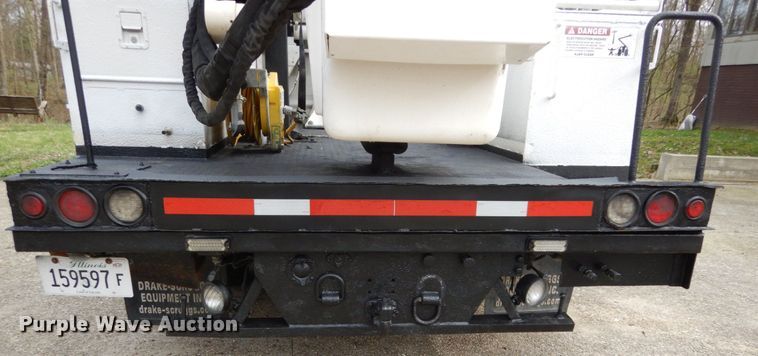 image for item GB9886 2008 Sterling 5500  bucket truck