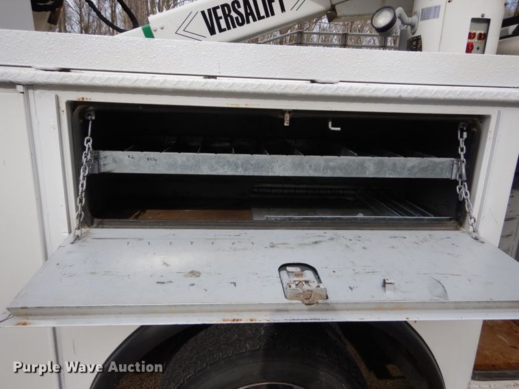 image for item GB9886 2008 Sterling 5500  bucket truck