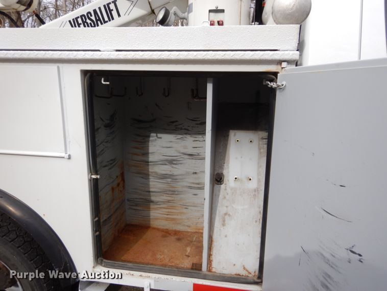 image for item GB9886 2008 Sterling 5500  bucket truck