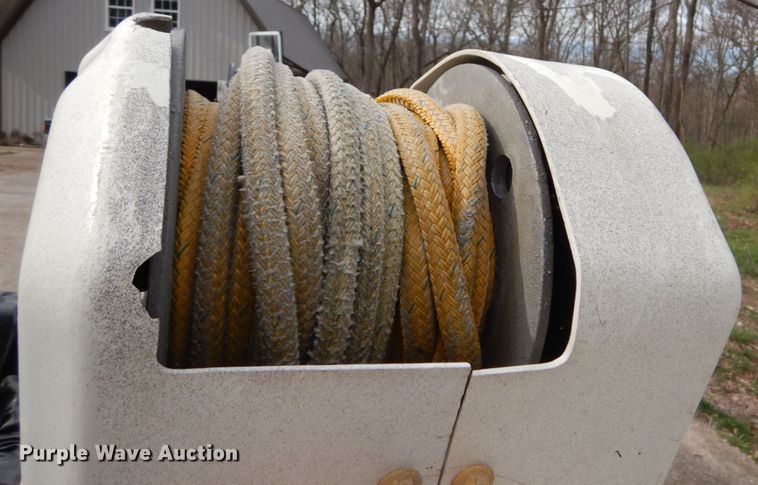 image for item GB9886 2008 Sterling 5500  bucket truck