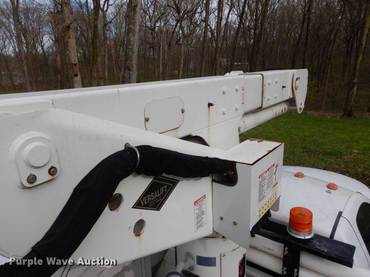 image for item GB9886 2008 Sterling 5500  bucket truck