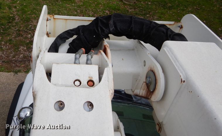 image for item GB9886 2008 Sterling 5500  bucket truck