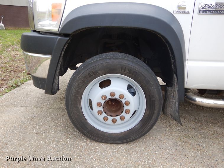 image for item GB9886 2008 Sterling 5500  bucket truck