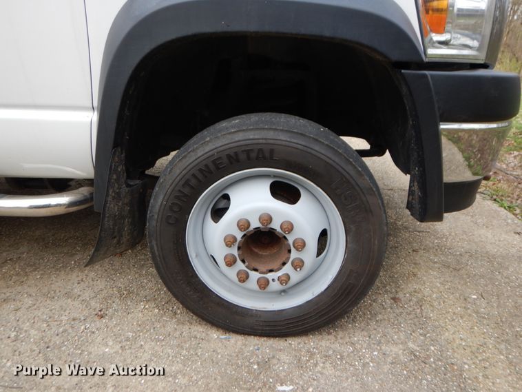 image for item GB9886 2008 Sterling 5500  bucket truck