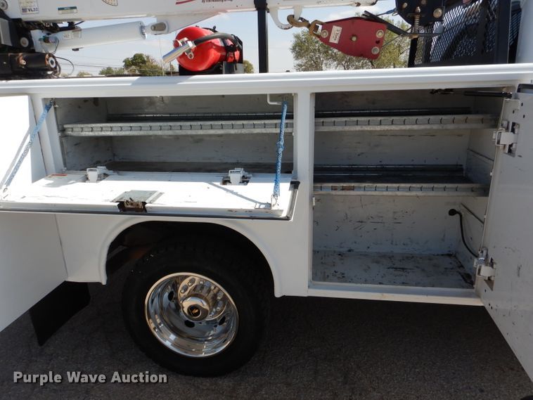 image for item HC9134 2013 Ford F450 Super Duty  utility truck with crane