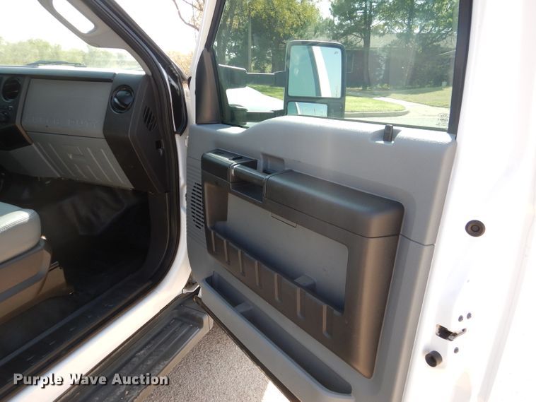 image for item HC9134 2013 Ford F450 Super Duty  utility truck with crane