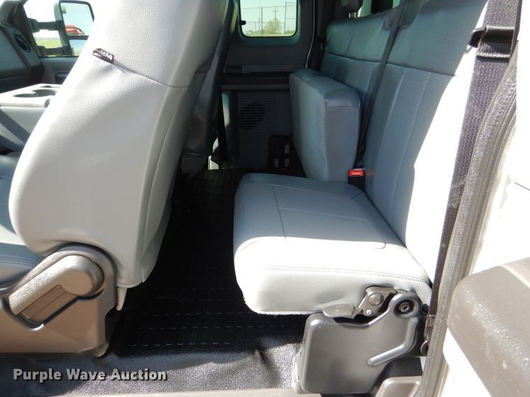 image for item HC9134 2013 Ford F450 Super Duty  utility truck with crane