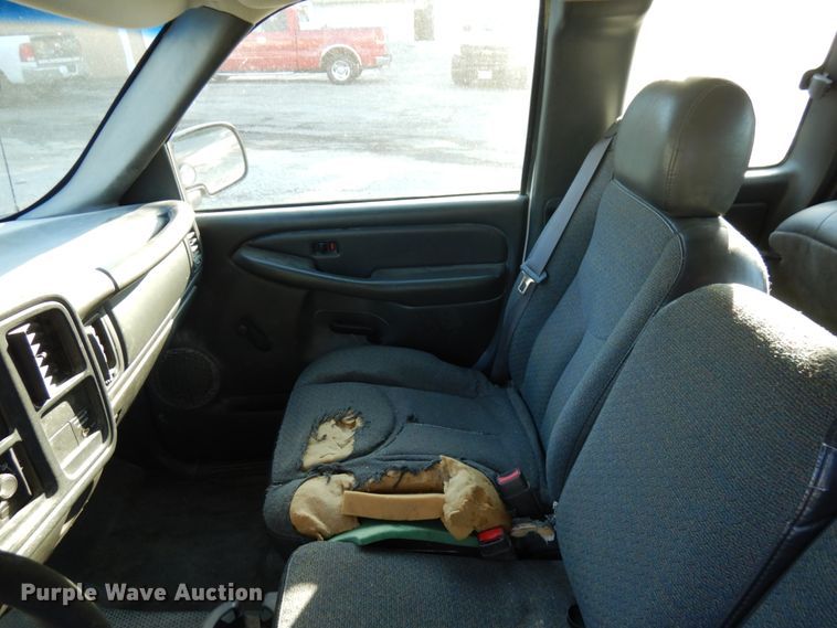 image for item HD9031 2003 Chevrolet Silverado 1500  Ext. Cab pickup truck