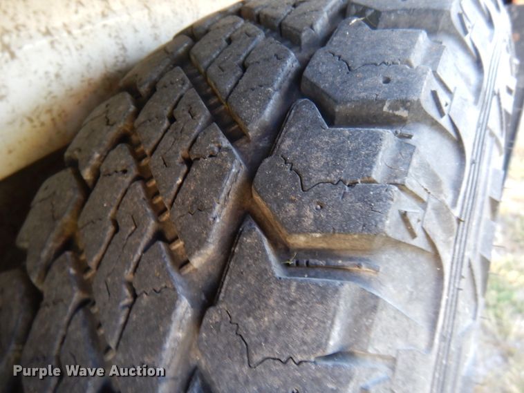 image for item HD9031 2003 Chevrolet Silverado 1500  Ext. Cab pickup truck