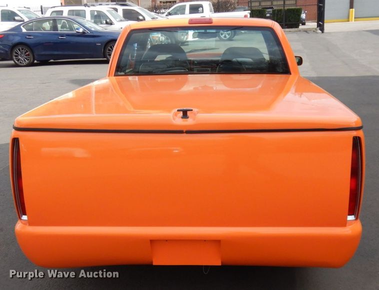 image for item HD9152 1995 GMC Sonoma  Ext. Cab pickup truck