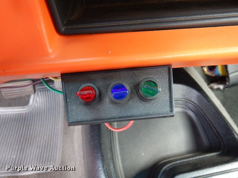 image for item HD9152 1995 GMC Sonoma  Ext. Cab pickup truck