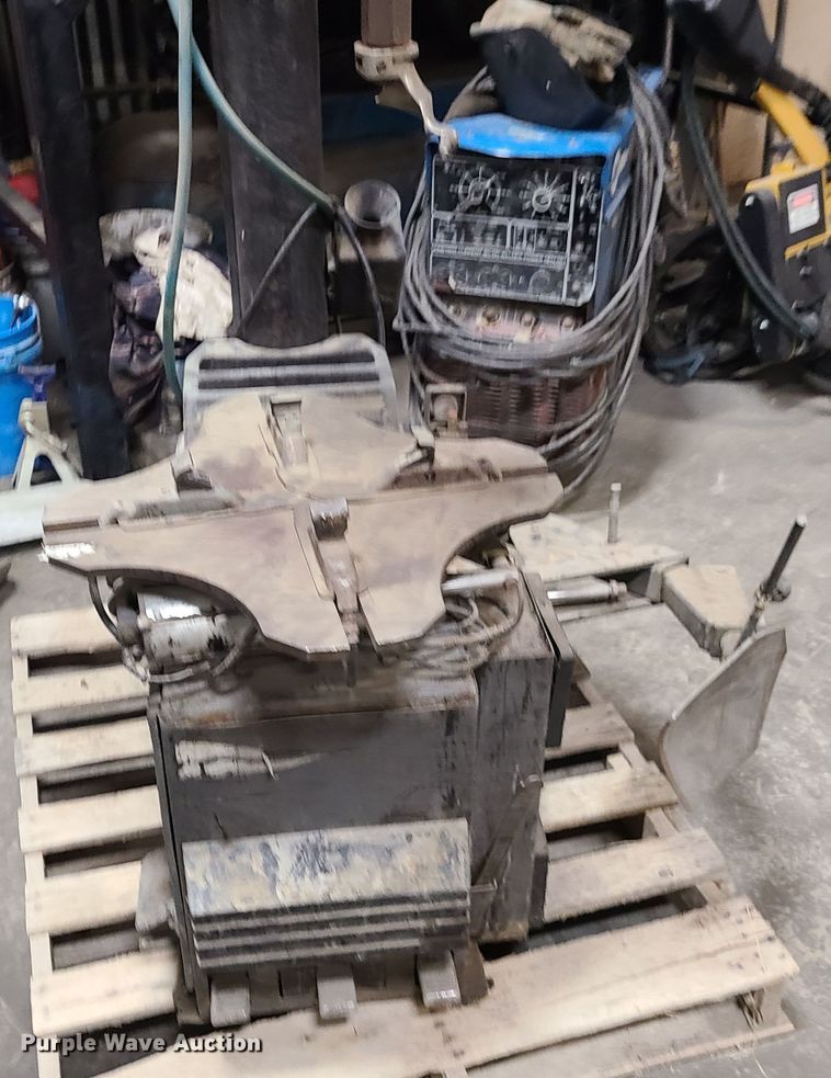 image for item HE9899 JBC tire machine