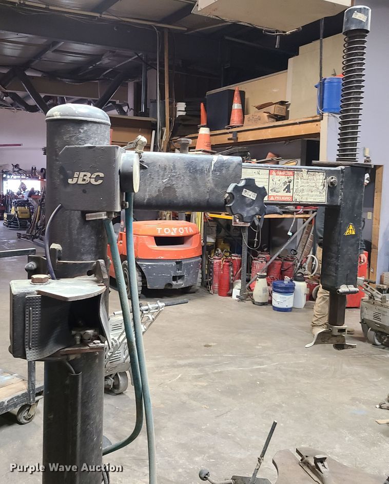 image for item HE9899 JBC tire machine