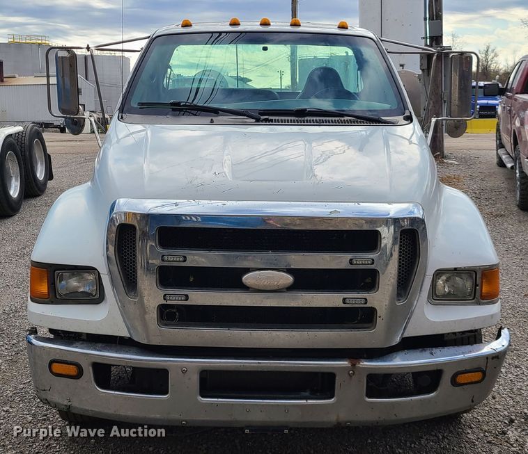 image for item HE9948 2008 Ford F650 Super Duty  truck cab and chassis