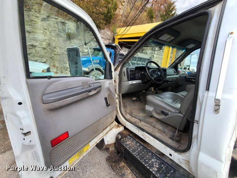 image for item HE9948 2008 Ford F650 Super Duty  truck cab and chassis