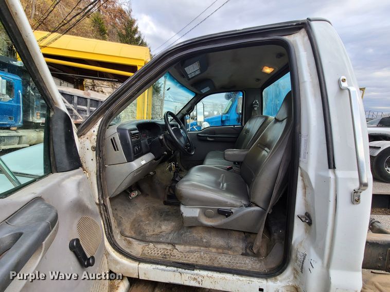 image for item HE9948 2008 Ford F650 Super Duty  truck cab and chassis