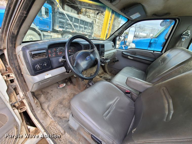 image for item HE9948 2008 Ford F650 Super Duty  truck cab and chassis