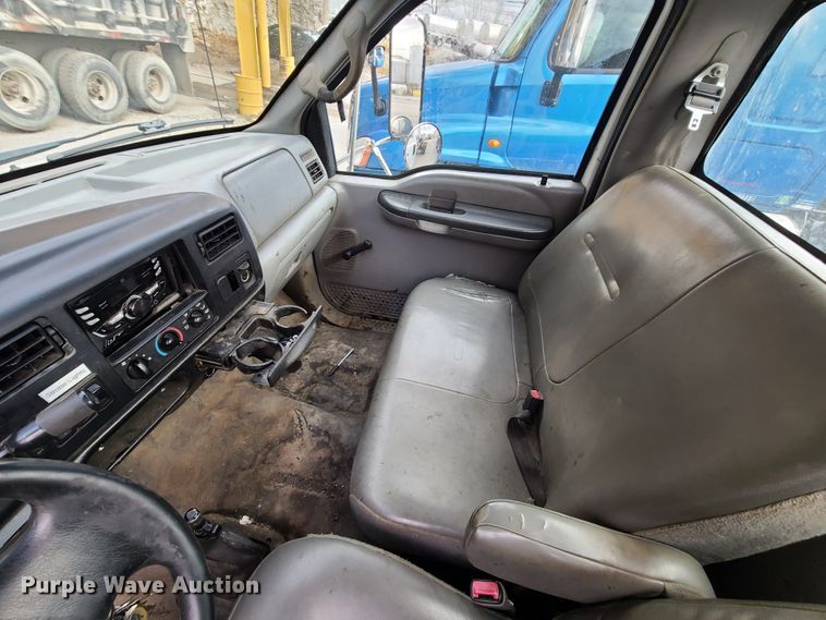 image for item HE9948 2008 Ford F650 Super Duty  truck cab and chassis