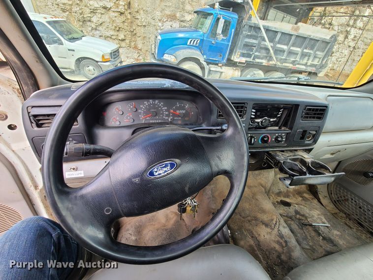 image for item HE9948 2008 Ford F650 Super Duty  truck cab and chassis