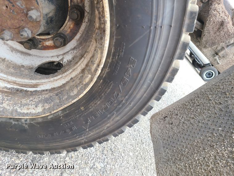 image for item HE9948 2008 Ford F650 Super Duty  truck cab and chassis