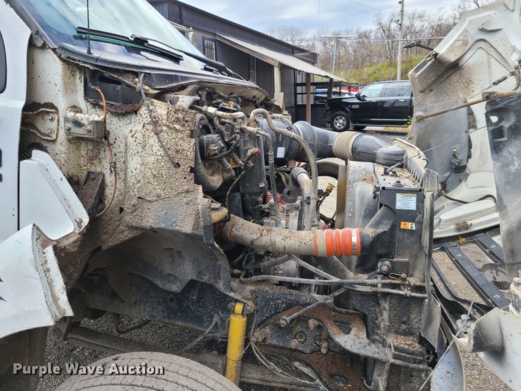 image for item HE9948 2008 Ford F650 Super Duty  truck cab and chassis