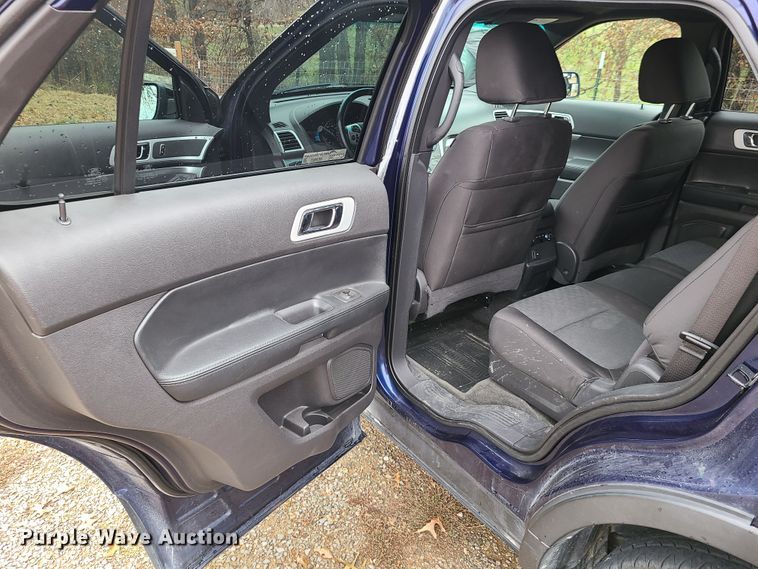 image for item HE9983 2011 Ford Explorer XLT  SUV