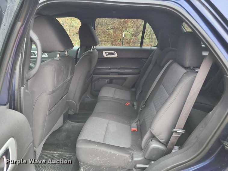 image for item HE9983 2011 Ford Explorer XLT  SUV