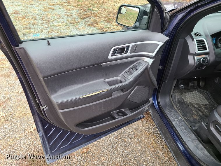 image for item HE9983 2011 Ford Explorer XLT  SUV