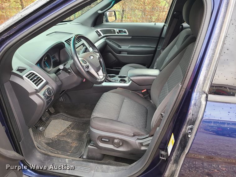 image for item HE9983 2011 Ford Explorer XLT  SUV